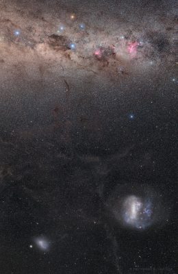 Snímek Galaxie a jižní pól publikovaný NASA jako snímek dne 1. ledna 2021. Foto: Petr Horálek (FÚ SU v Opavě), Josef Kujal (Astronomická společnost Hradec Králové)
