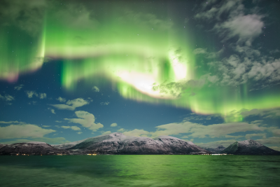 Jasná polární záře v Tromsø. Foto: Petr Horálek.