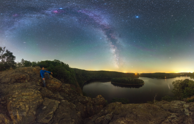 Vyhlížení Mléčné dráhy nad Sečskou přehradou. Foto: Petr Horálek.