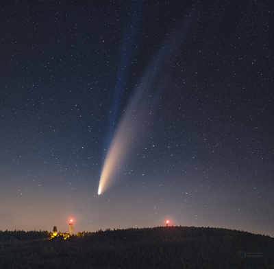 Kometa NEOWISE z roku 2020. Foto: Petr Horálek.