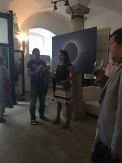 Z výstavy Petra Horálka/FÚ na Hudebním festivalu ve Znojmě 2021. Foto: Archiv festivalu. Z výstavy Petra Horálka/FÚ na Hudebním festivalu ve Znojmě 2021. Foto: Archiv festivalu.