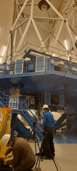 Fotografování Gemini South. Foto: Leonor Opazo. Fotografování Gemini South. Foto: Leonor Opazo.