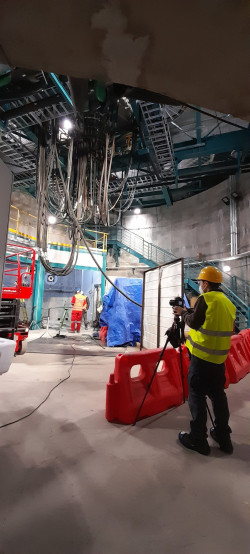 Fotografování teleskopu Vera C. Rubin na Cerro Pachón. Foto: Leonor Opazo. Fotografování teleskopu Vera C. Rubin na Cerro Pachón. Foto: Leonor Opazo.