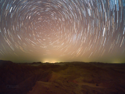 Stopy hvězd vyfocené na Samsung Galaxy. Foto: Petr Horálek. Stopy hvězd vyfocené na Samsung Galaxy. Foto: Petr Horálek.