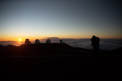 Fotografování observatoří na Mauna Kea. Foto: Joy Pollard. Fotografování observatoří na Mauna Kea. Foto: Joy Pollard.