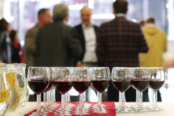 Z vernisáže výstavy "Relativita času". Foto: Simona Beerová. Z vernisáže výstavy "Relativita času". Foto: Simona Beerová.