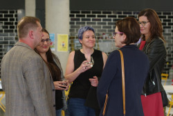 Z vernisáže výstavy "Relativita času". Foto: Simona Beerová. Z vernisáže výstavy "Relativita času". Foto: Simona Beerová.