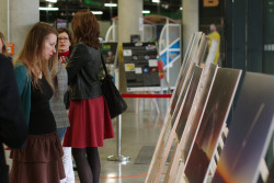 Z vernisáže výstavy "Relativita času". Foto: Simona Beerová. Z vernisáže výstavy "Relativita času". Foto: Simona Beerová.