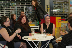 Z vernisáže výstavy "Relativita času". Foto: Simona Beerová. Z vernisáže výstavy "Relativita času". Foto: Simona Beerová.