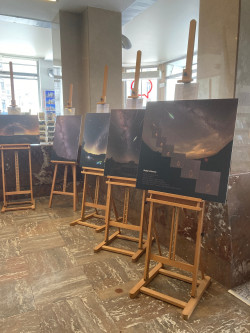 Z vernisáže výstavy "Třicetrkát v NASA". Foto: Europe Direct Pardubice. Z vernisáže výstavy "Třicetrkát v NASA". Foto: Europe Direct Pardubice.