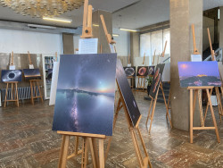 Z vernisáže výstavy "Třicetrkát v NASA". Foto: Europe Direct Pardubice. Z vernisáže výstavy "Třicetrkát v NASA". Foto: Europe Direct Pardubice.