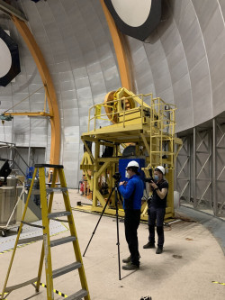 Z fotografování instrumentů observatoře Cerro Tololo. Foto: Juan Seguel. Z fotografování instrumentů observatoře Cerro Tololo. Foto: Juan Seguel.