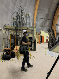Z fotografování instrumentů observatoře Cerro Tololo. Foto: Juan Seguel. Z fotografování instrumentů observatoře Cerro Tololo. Foto: Juan Seguel.