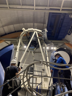 Z fotografování instrumentů observatoře Cerro Tololo. Foto: Juan Seguel. Z fotografování instrumentů observatoře Cerro Tololo. Foto: Juan Seguel.