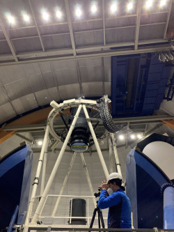 Z fotografování instrumentů observatoře Cerro Tololo. Foto: Juan Seguel. Z fotografování instrumentů observatoře Cerro Tololo. Foto: Juan Seguel.