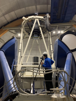 Z fotografování instrumentů observatoře Cerro Tololo. Foto: Juan Seguel. Z fotografování instrumentů observatoře Cerro Tololo. Foto: Juan Seguel.
