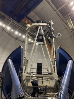 Z fotografování instrumentů observatoře Cerro Tololo. Foto: Juan Seguel. Z fotografování instrumentů observatoře Cerro Tololo. Foto: Juan Seguel.