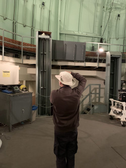 Z fotografování instrumentů observatoře Cerro Tololo. Foto: Juan Seguel. Z fotografování instrumentů observatoře Cerro Tololo. Foto: Juan Seguel.