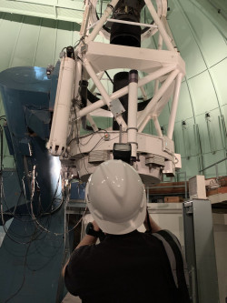 Z fotografování instrumentů observatoře Cerro Tololo. Foto: Juan Seguel. Z fotografování instrumentů observatoře Cerro Tololo. Foto: Juan Seguel.