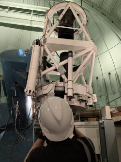 Z fotografování instrumentů observatoře Cerro Tololo. Foto: Juan Seguel. Z fotografování instrumentů observatoře Cerro Tololo. Foto: Juan Seguel.