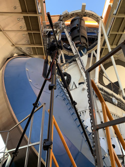 Z fotografování instrumentů observatoře Cerro Tololo. Foto: Juan Seguel. Z fotografování instrumentů observatoře Cerro Tololo. Foto: Juan Seguel.