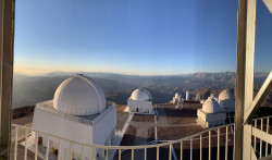 Z fotografování instrumentů observatoře Cerro Tololo. Foto: Juan Seguel. Z fotografování instrumentů observatoře Cerro Tololo. Foto: Juan Seguel.