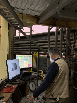 Z fotografování instrumentů observatoře Cerro Tololo. Foto: Juan Seguel. Z fotografování instrumentů observatoře Cerro Tololo. Foto: Juan Seguel.