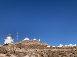 Z fotografování instrumentů observatoře Cerro Tololo. Foto: Juan Seguel. Z fotografování instrumentů observatoře Cerro Tololo. Foto: Juan Seguel.