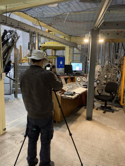 Z fotografování instrumentů observatoře Cerro Tololo. Foto: Juan Seguel. Z fotografování instrumentů observatoře Cerro Tololo. Foto: Juan Seguel.
