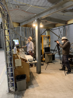Z fotografování instrumentů observatoře Cerro Tololo. Foto: Juan Seguel. Z fotografování instrumentů observatoře Cerro Tololo. Foto: Juan Seguel.