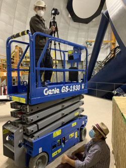 Z fotografování instrumentů observatoře Cerro Tololo. Foto: Juan Seguel. Z fotografování instrumentů observatoře Cerro Tololo. Foto: Juan Seguel.