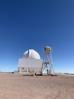 Z fotografování instrumentů observatoře Cerro Tololo. Foto: Juan Seguel. Z fotografování instrumentů observatoře Cerro Tololo. Foto: Juan Seguel.