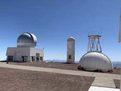 Z fotografování instrumentů observatoře Cerro Tololo. Foto: Juan Seguel. Z fotografování instrumentů observatoře Cerro Tololo. Foto: Juan Seguel.