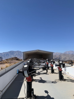 Z fotografování instrumentů observatoře Cerro Tololo. Foto: Juan Seguel. Z fotografování instrumentů observatoře Cerro Tololo. Foto: Juan Seguel.