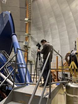 Z fotografování instrumentů observatoře Cerro Tololo. Foto: Juan Seguel. Z fotografování instrumentů observatoře Cerro Tololo. Foto: Juan Seguel.