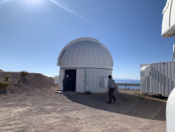 Z fotografování instrumentů observatoře Cerro Tololo. Foto: Juan Seguel. Z fotografování instrumentů observatoře Cerro Tololo. Foto: Juan Seguel.