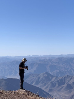 Z fotografování instrumentů observatoře Cerro Tololo. Foto: Juan Seguel. Z fotografování instrumentů observatoře Cerro Tololo. Foto: Juan Seguel.