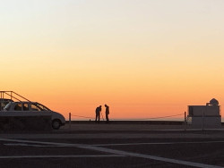 Jasný poerupční soumrak nad Cerro Tololo. Foto: Juan Seguel. Jasný poerupční soumrak nad Cerro Tololo. Foto: Juan Seguel.