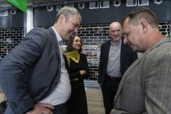 Z vernisáže výstavy "Relativita času". Foto: Simona Beerová. Z vernisáže výstavy "Relativita času". Foto: Simona Beerová.