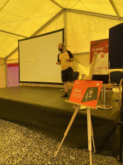 Bc. Jiří Dobrý přednáší o tom, že Bez vědy jsi kaput. Foto: Karin Martínková. Bc. Jiří Dobrý přednáší o tom, že Bez vědy jsi kaput. Foto: Karin Martínková.