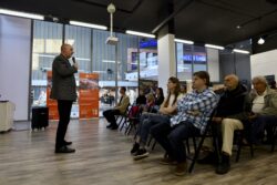 Vernisáž výstavy „100 let planetárií“ v OC Breda v Opavě 10. října 2023. Foto: Adam Hofer/FÚ v Opavě. Vernisáž výstavy „100 let planetárií“ v OC Breda v Opavě 10. října 2023. Foto: Adam Hofer/FÚ v Opavě.