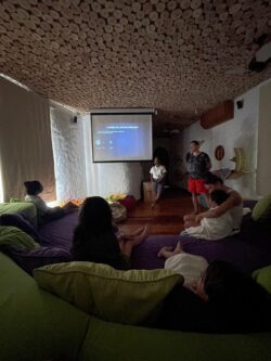 Popularizace astronomie formou přednášek a pozorování oblohy na ostrovech v Indickém oceánu. Foto: Soneva. Popularizace astronomie formou přednášek a pozorování oblohy na ostrovech v Indickém oceánu. Foto: Soneva.