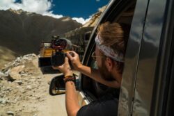Z natáčení v Malém Tibetu. Foto: Fyzikální ústav v Opavě. Z natáčení v Malém Tibetu. Foto: Fyzikální ústav v Opavě.