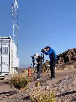 Z fotografování instrumentů observatoře Cerro Tololo. Foto: Juan Seguel. Z fotografování instrumentů observatoře Cerro Tololo. Foto: Juan Seguel.