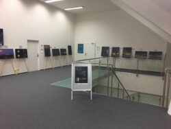 Výstava Třicetkrát v NASA ve foyer Unisféry. Foto: FÚ v Opavě. Výstava Třicetkrát v NASA ve foyer Unisféry. Foto: FÚ v Opavě.