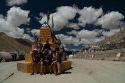 Z natáčení v Malém Tibetu. Foto: Fyzikální ústav v Opavě. Z natáčení v Malém Tibetu. Foto: Fyzikální ústav v Opavě.