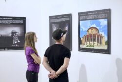 Vernisáž výstavy „100 let planetárií“ v OC Breda v Opavě 10. října 2023. Foto: Adam Hofer/FÚ v Opavě. Vernisáž výstavy „100 let planetárií“ v OC Breda v Opavě 10. října 2023. Foto: Adam Hofer/FÚ v Opavě.
