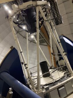Z fotografování instrumentů observatoře Cerro Tololo. Foto: Juan Seguel. Z fotografování instrumentů observatoře Cerro Tololo. Foto: Juan Seguel.