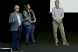 Z vernisáže výstavy "Relativita času". Foto: Simona Beerová. Z vernisáže výstavy "Relativita času". Foto: Simona Beerová.