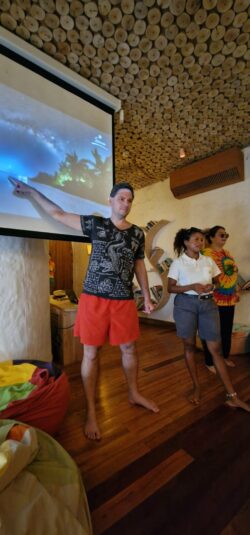 Popularizace astronomie formou přednášek a pozorování oblohy na ostrovech v Indickém oceánu. Foto: Soneva. Popularizace astronomie formou přednášek a pozorování oblohy na ostrovech v Indickém oceánu. Foto: Soneva.